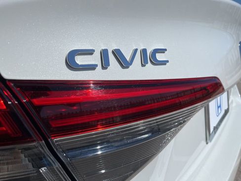 Used 2022 Honda Civic Sport image 8