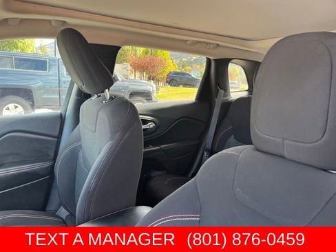 Used 2016 Jeep Cherokee 75th Anniversary AWD/4WD image 11