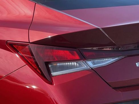 Certified 2026 Hyundai Elantra SE FWD image 10