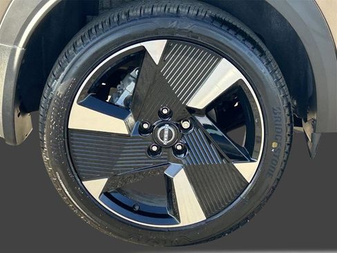 New 2026 Nissan Kicks SR image 7