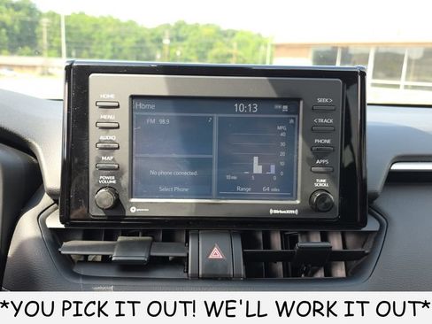 Used 2022 Toyota RAV4 LE FWD image 18