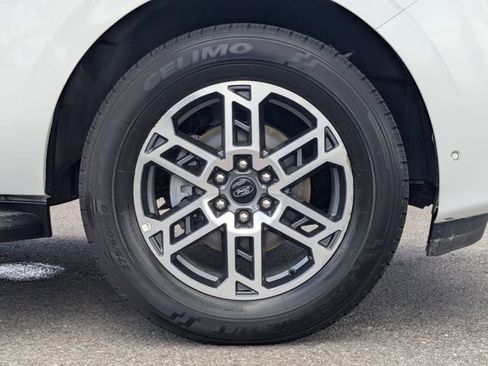 Used 2025 Ford Expedition Active AWD/4WD image 13