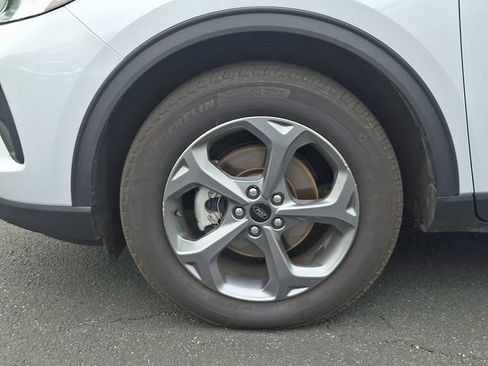 Certified 2025 Ford Escape ST-Line Select AWD/4WD image 33