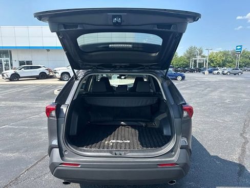 Used 2024 Toyota RAV4 XLE AWD/4WD image 9