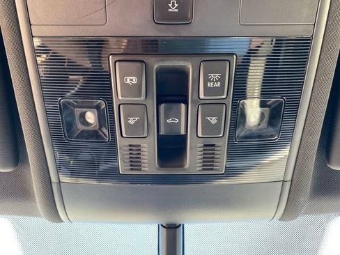 Used 2021 Volkswagen Atlas Cross Sport SE w/ Panoramic Sunroof Package FWD image 19