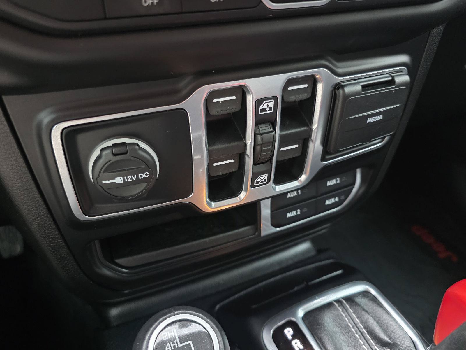 Used 2020 Jeep Gladiator Overland w/ Popular Equipment Package AWD/4WD image 18