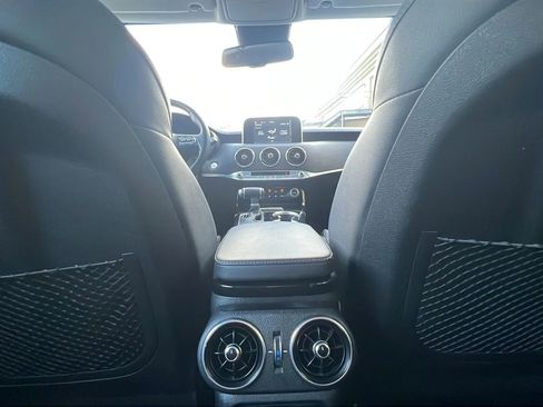 Used 2018 Kia Stinger RWD image 35