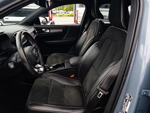 Used 2021 Volvo XC40 P8 Recharge w/ Advanced Package AWD/4WD image 19