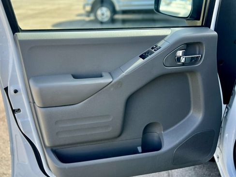 Used 2020 Nissan Frontier S RWD image 11