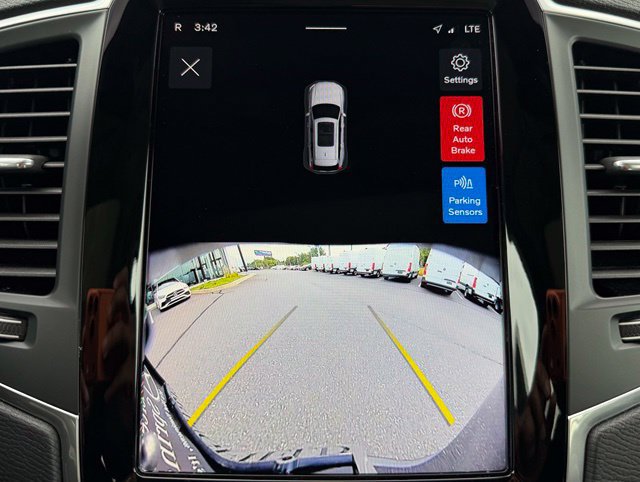 Used 2024 Volvo XC90 B5 Core w/ Climate Package AWD/4WD image 21