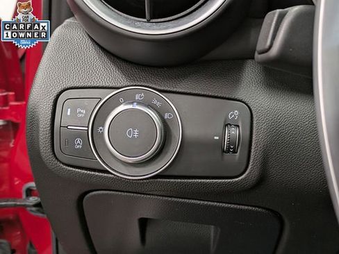 Used 2023 Alfa Romeo Giulia Estrema image 22