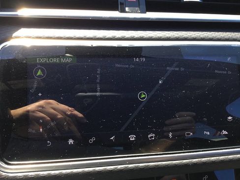 Used 2018 Land Rover Range Rover Velar S image 36