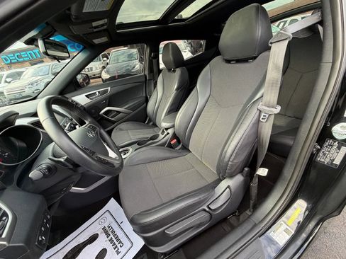 Used 2016 Hyundai Veloster w/ Option Group 03 FWD image 11