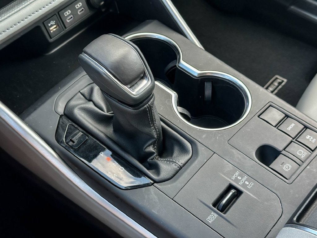 Certified 2025 Toyota Highlander XLE FWD image 38