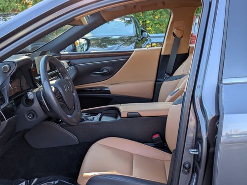 Certified 2024 Lexus ES 350 w/ Premium Package image 15