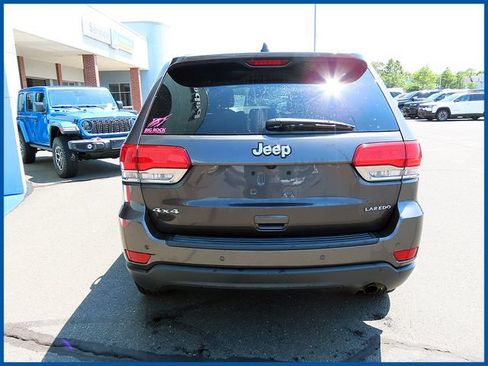 Used 2019 Jeep Grand Cherokee Laredo w/ Security & Convenience Group AWD/4WD image 5