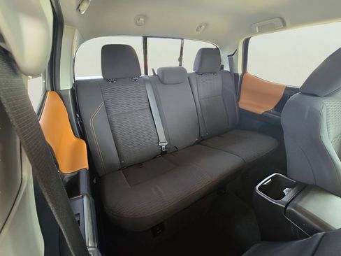 Used 2016 Toyota Tacoma SR5 RWD image 45