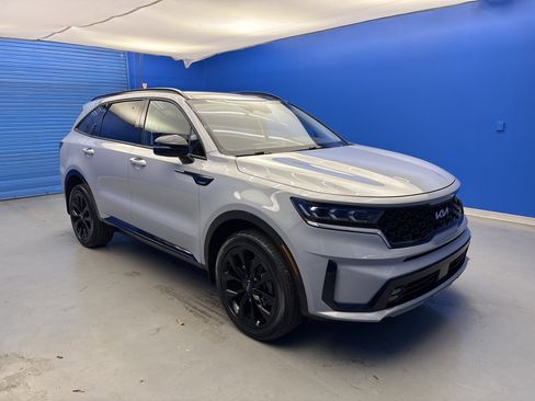 Used 2022 Kia Sorento SX AWD/4WD image 2