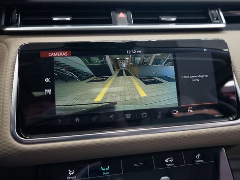 Used 2018 Land Rover Range Rover Velar S AWD/4WD image 8