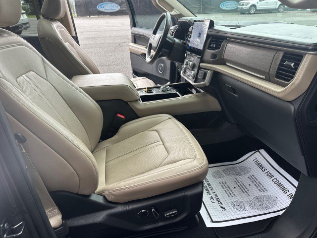 Used 2024 Ford Expedition Limited RWD image 25