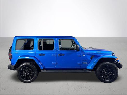 Used 2024 Jeep Wrangler Unlimited Sahara w/ Technology Group AWD/4WD image 5