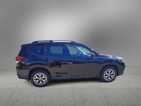 Used 2020 Subaru Forester Premium image 9