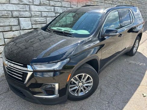 Used 2023 Chevrolet Traverse LT w/ LPO, Floor Liner Package FWD image 1