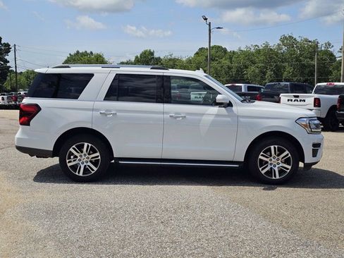 Used 2022 Ford Expedition Limited AWD/4WD image 7