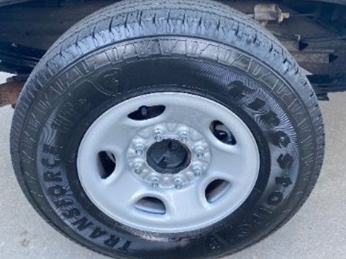 Used 2018 Chevrolet Express 2500 Work Van w/ Driver Convenience Package image 26