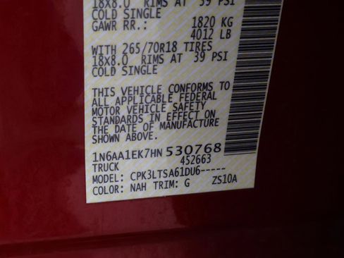 Used 2017 Nissan Titan SV image 20