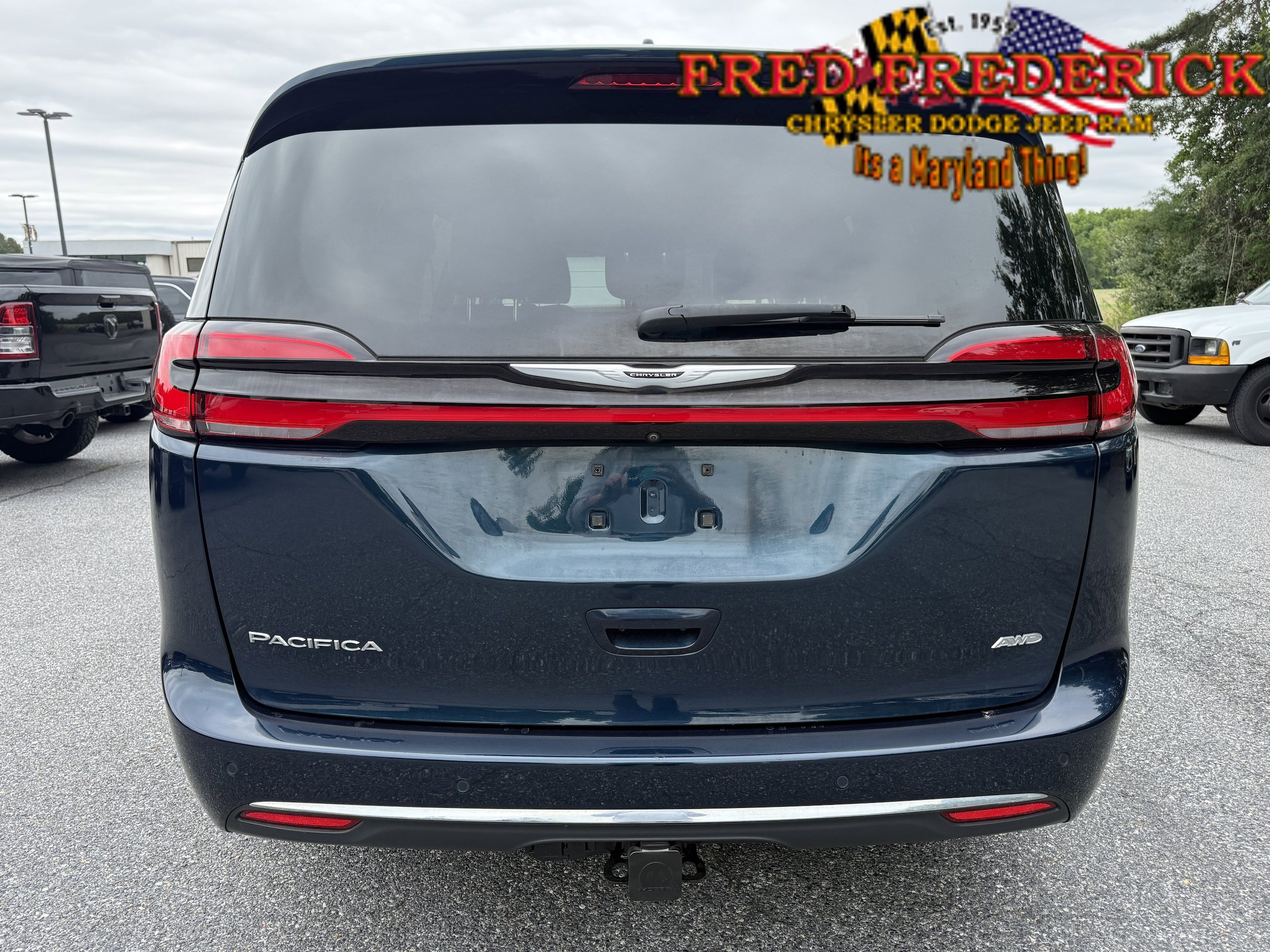 Used 2023 Chrysler Pacifica Touring-L AWD/4WD image 6