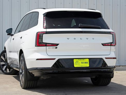 Used 2025 Volvo EX90 Ultra image 6