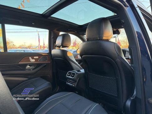 Used 2022 Mercedes-Benz GLS 450 4MATIC image 18