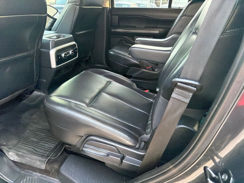 Used 2022 Ford Expedition XLT AWD/4WD image 9