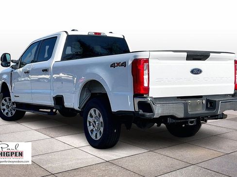 Used 2024 Ford F250 XLT image 2