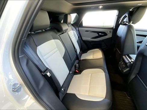 Used 2026 Land Rover Range Rover Evoque Dynamic SE AWD/4WD image 10