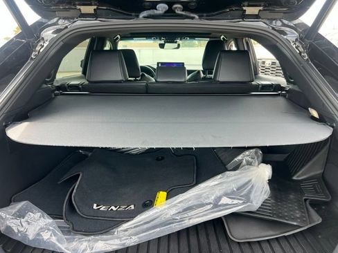 Used 2023 Toyota Venza Nightshade AWD/4WD image 43