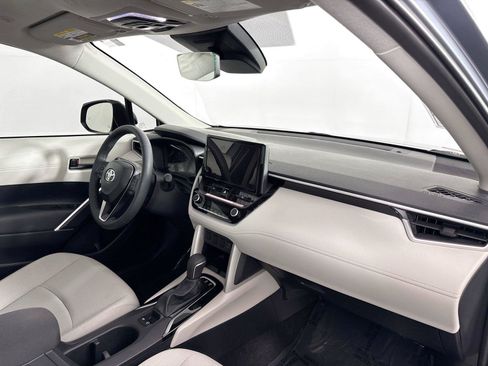 Certified 2025 Toyota Corolla Cross LE w/ Moonroof Package FWD image 43