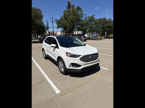 Used 2024 Ford Edge SEL w/ Convenience Package AWD/4WD image 6