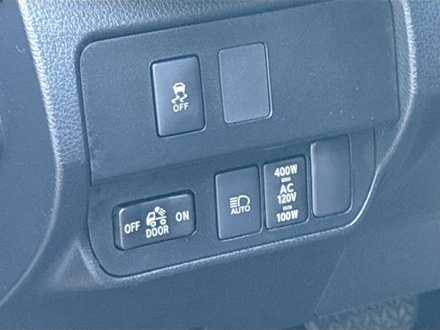 Used 2020 Toyota Tacoma TRD Sport w/ Technology Package AWD/4WD image 10