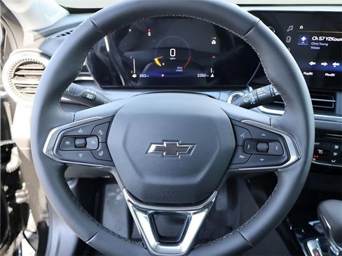 Used 2025 Chevrolet Trax ACTIV w/ Driver Confidence Package image 30