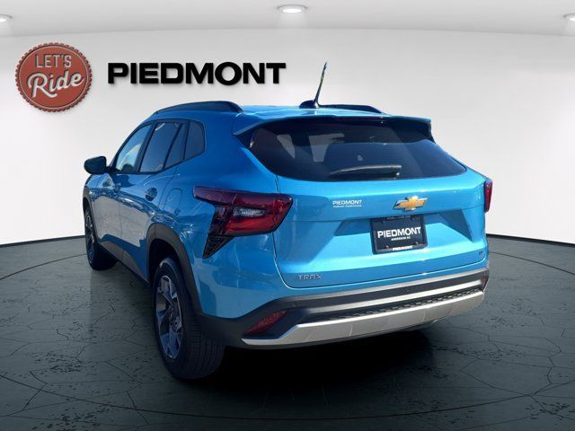 Used 2026 Chevrolet Trax LT w/ Driver Confidence Package FWD image 7