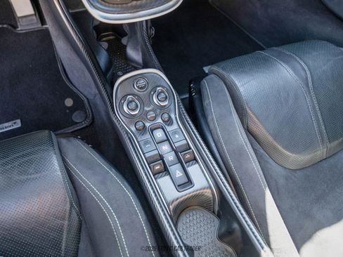Used 2018 McLaren 570S Spider image 68