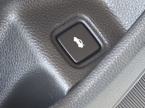 Used 2018 Honda Accord Touring image 35