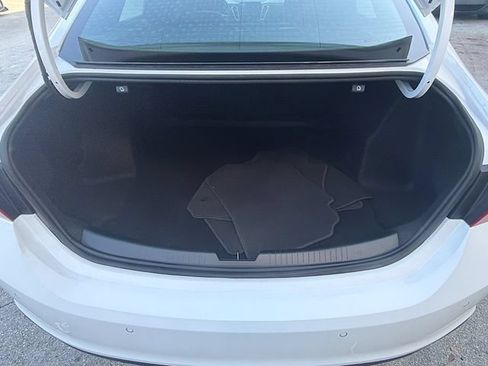 Used 2025 Chevrolet Malibu LT FWD image 24