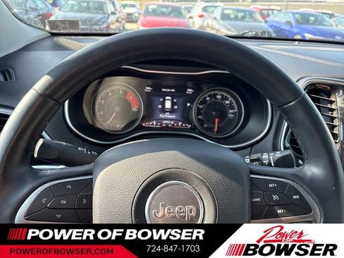 Used 2019 Jeep Cherokee Limited AWD/4WD image 22
