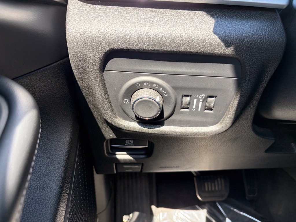 Used 2024 Jeep Grand Cherokee Altitude AWD/4WD image 35