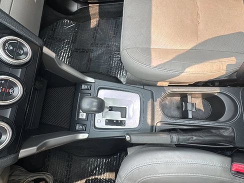 Used 2017 Subaru Forester 2.5i Limited AWD/4WD image 18