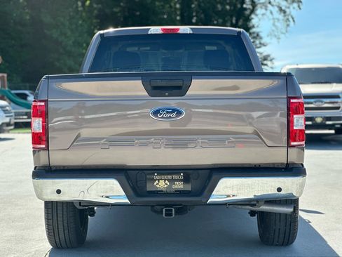 Used 2018 Ford F150 XLT w/ Trailer Tow Package RWD image 6