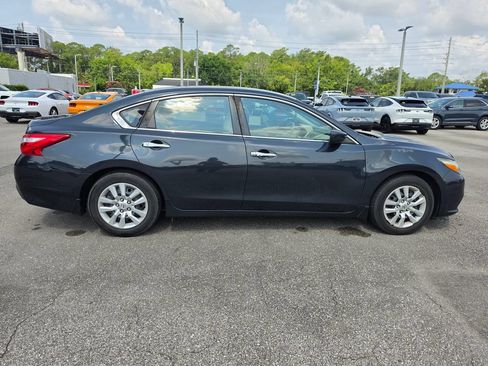 Used 2017 Nissan Altima 2.5 S w/ Power Driver Seat Package FWD image 9